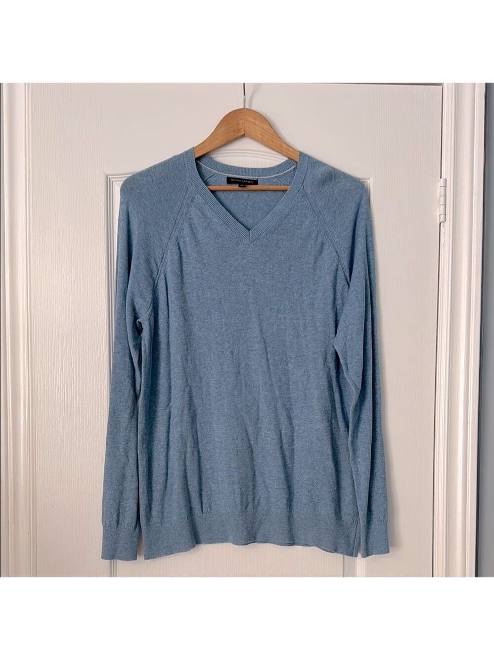 Banana Republic Light Blue Cotton V-Neck Sweater Large